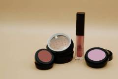Make-up-shadow-blush
